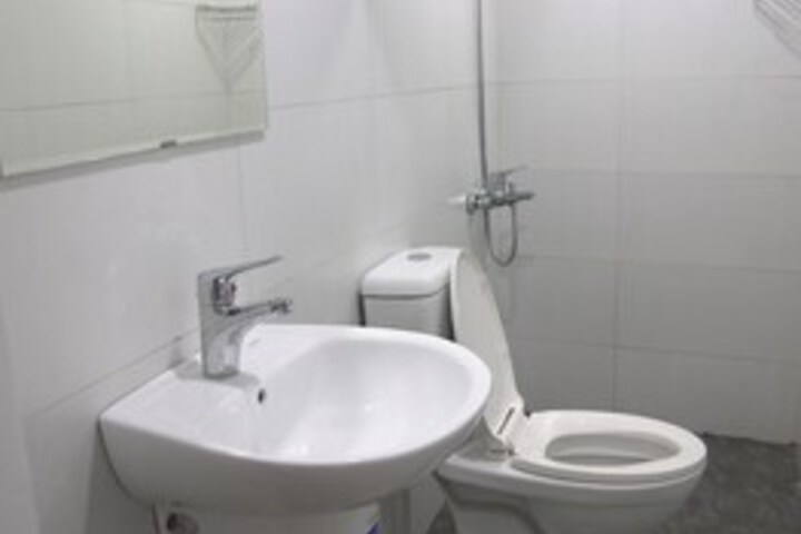 Room 2 of 24