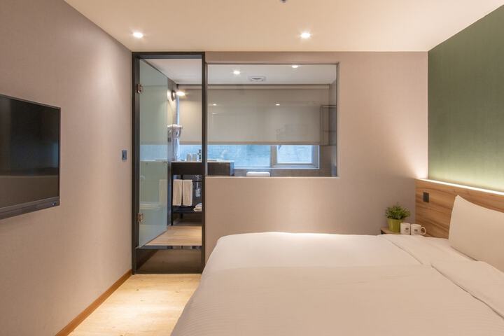 Room 38 of 78
