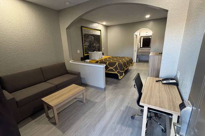 Room 14 of 25