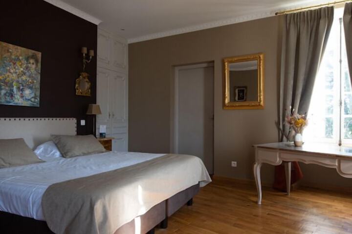 Room 7 of 70