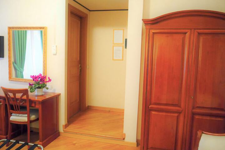 Room 23 of 201