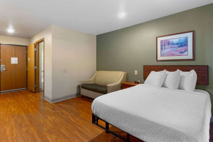 Studio with Double Bed (2 of 16)