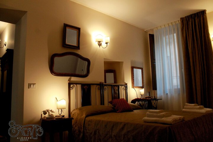 Room 6 of 25