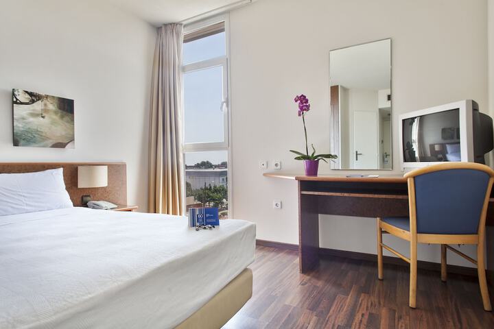 Room 7 of 21