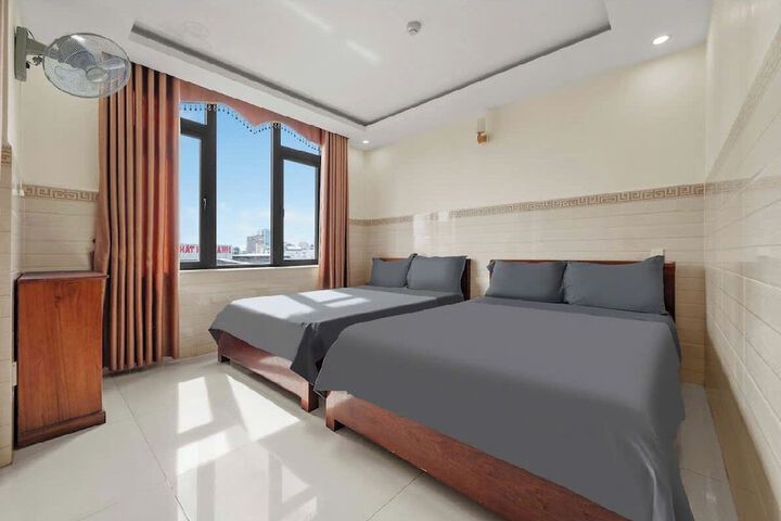 Room 12 of 21