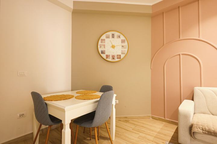 Dining 136 of 162