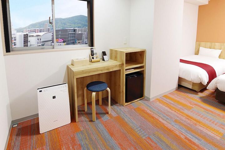 Room 8 of 20