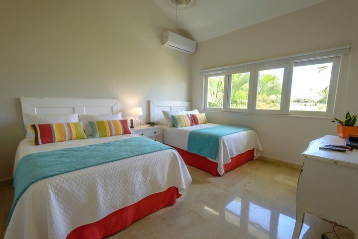 Room 6 of 23