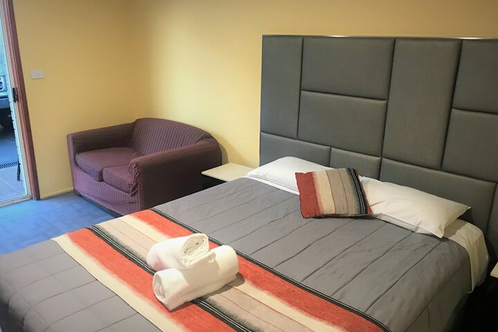 Room 33 of 99