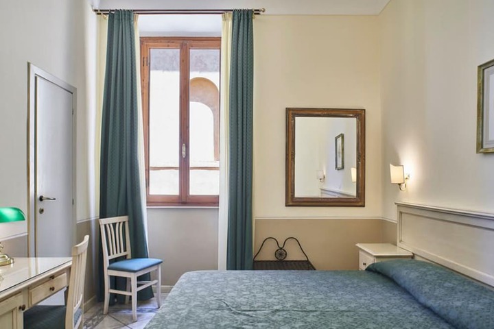 Room 53 of 84