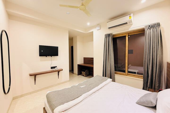 Room 33 of 84