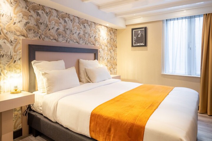 Room 10 of 35