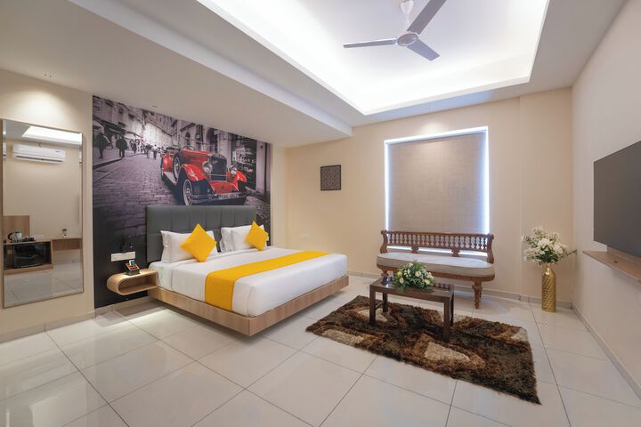 Room 10 of 33