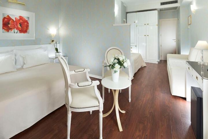 Room 10 of 53