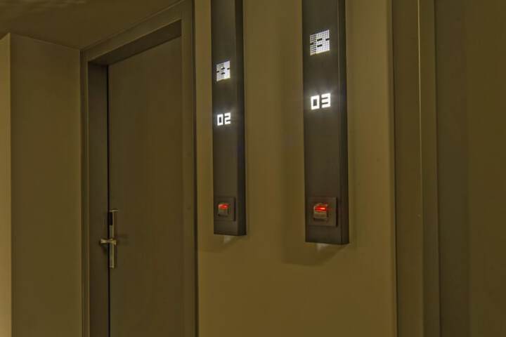 Ballroom/Hall 84 of 91