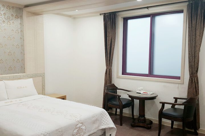 Room 14 of 78