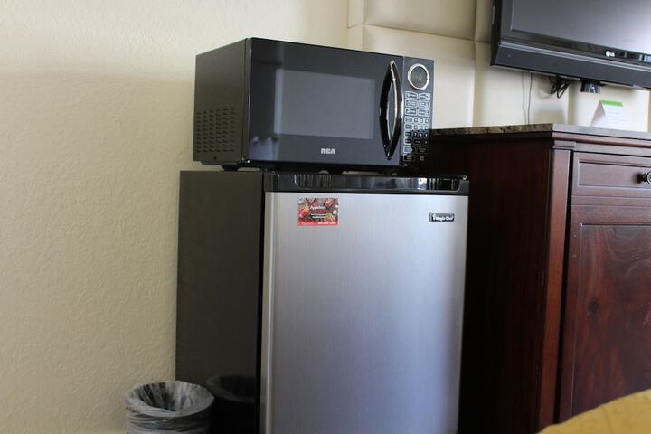 Mini-refrigerator