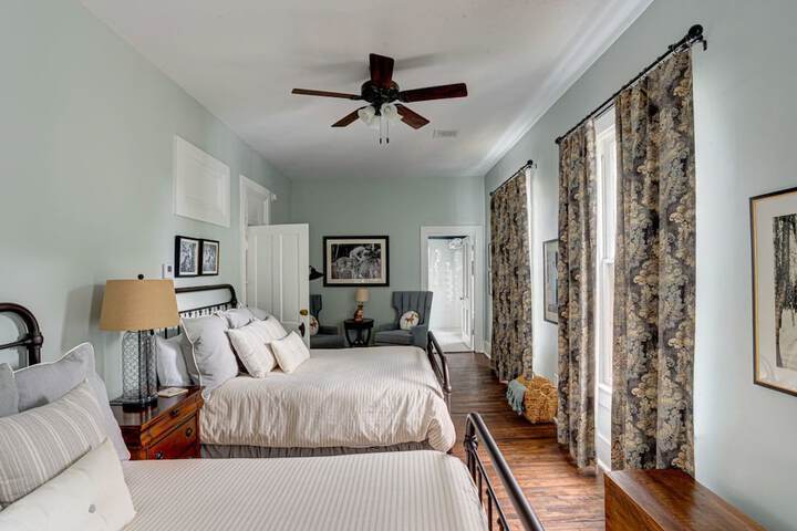 Room 21 of 43