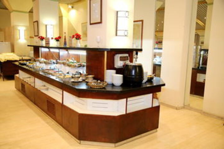 Dining 10 of 46