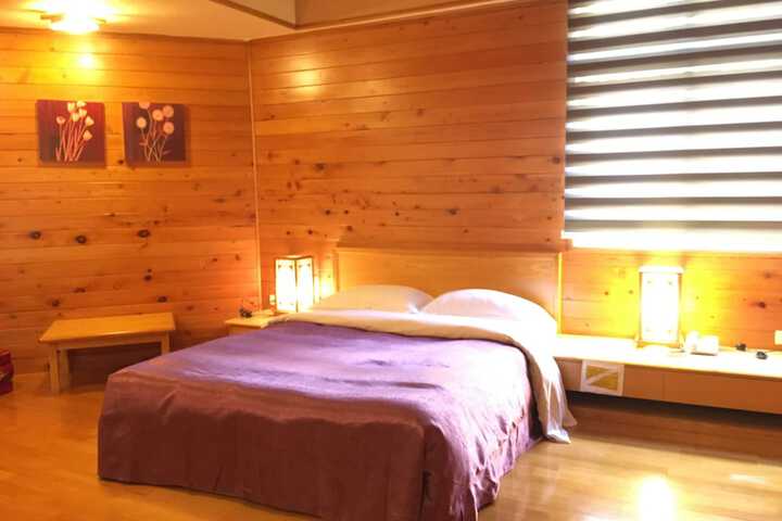 Room 7 of 32