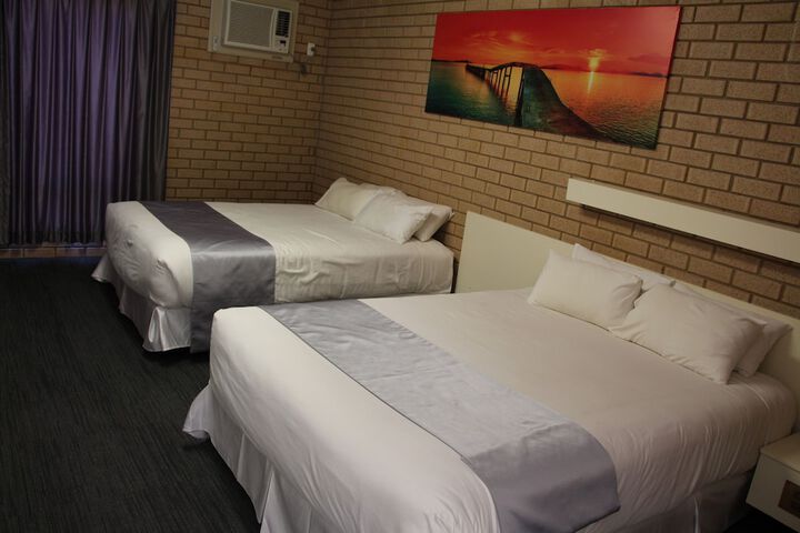 Room 3 of 33