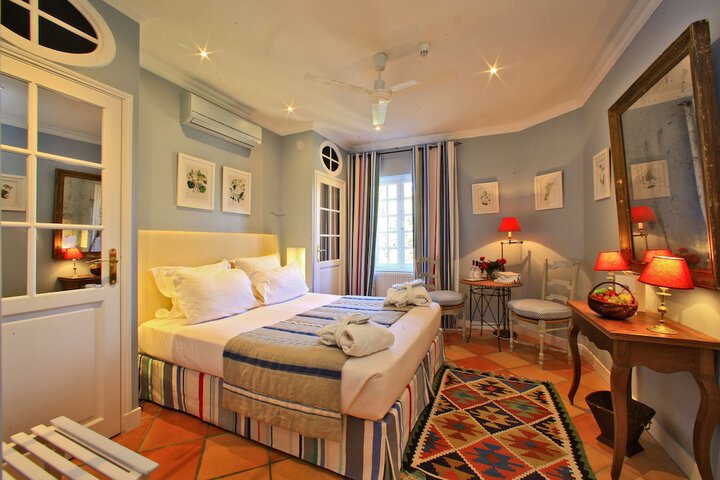 Room 9 of 40