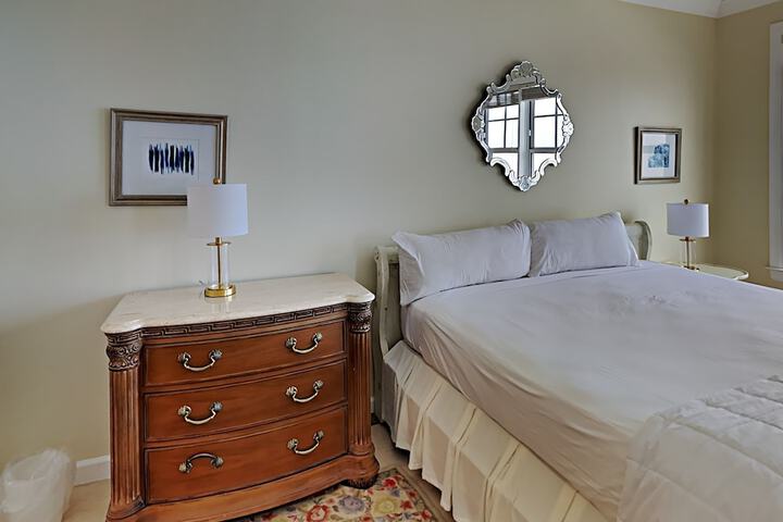 Room 13 of 22