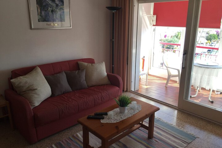 Room 4 of 10