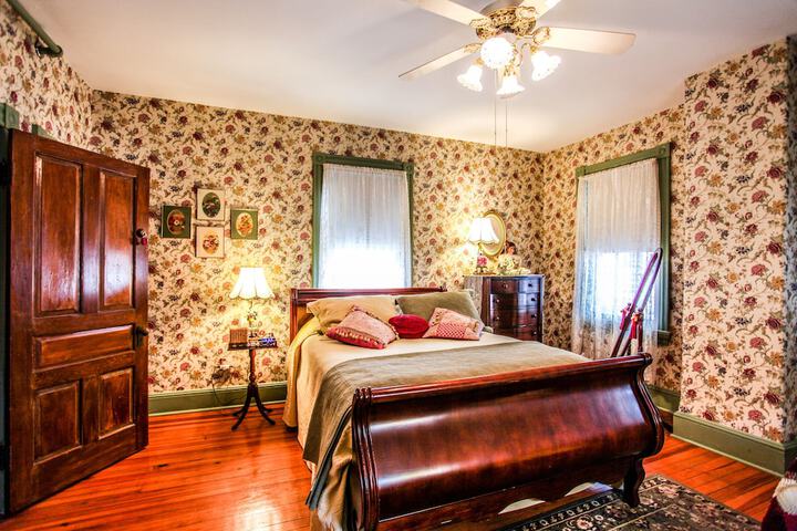 Room 6 of 40