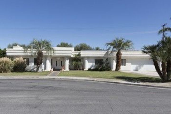 Mod House with Private Pool Home