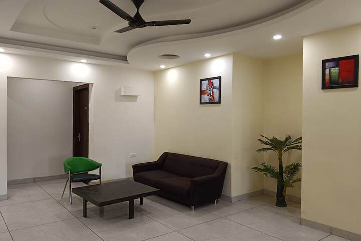 Ballroom/Hall 37 of 44