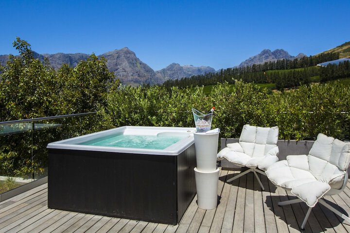 Hot Tub 64 of 107