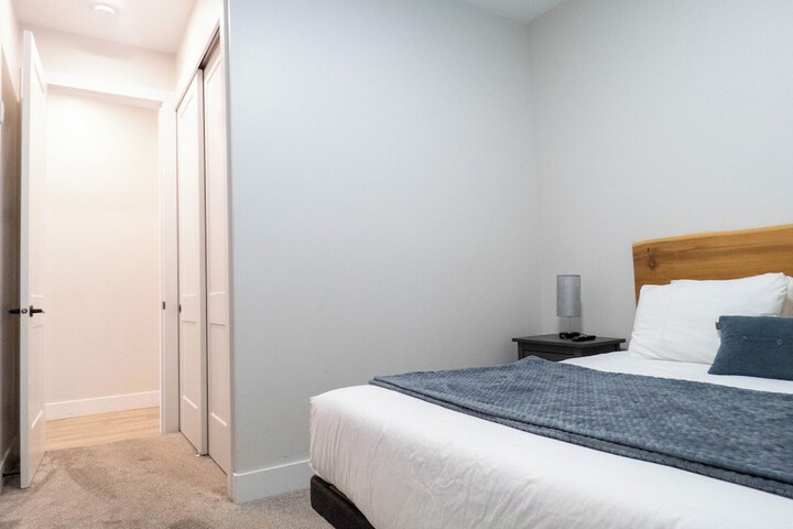 Room 6 of 23
