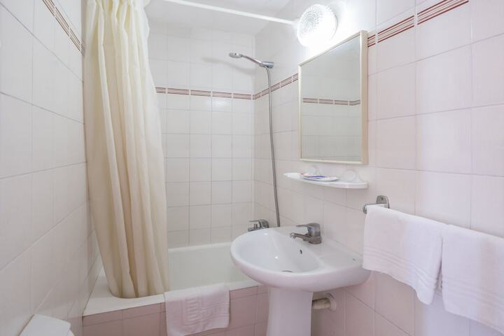 Room 9 of 22