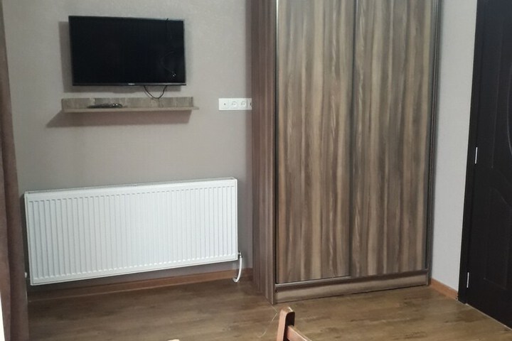 Room 8 of 89