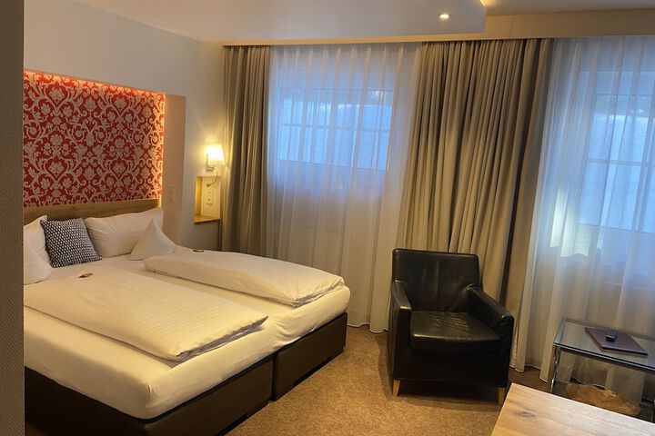 Room 11 of 70