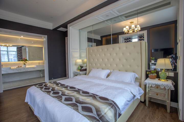 Room 7 of 43