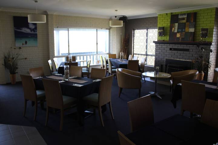 Dining 60 of 117