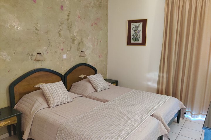 Room 53 of 95