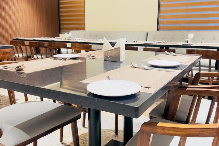 Dining 14 of 17