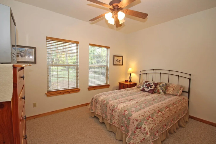 Room 4 of 15