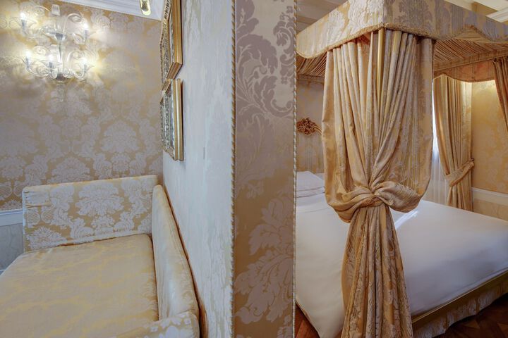 Room 36 of 107