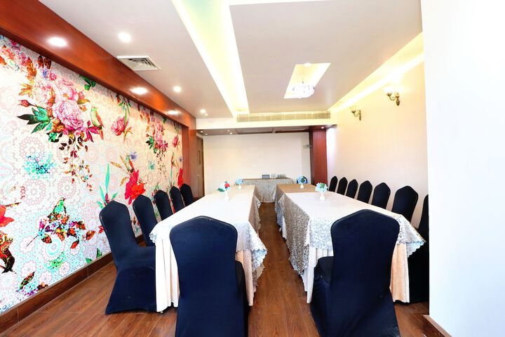 Business Center 266 of 288