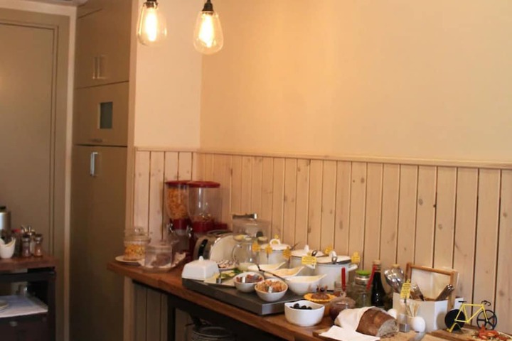Breakfast/Coffee Service 29 of 43