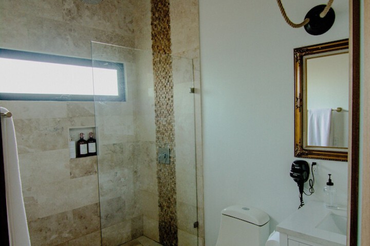 Room 46 of 79