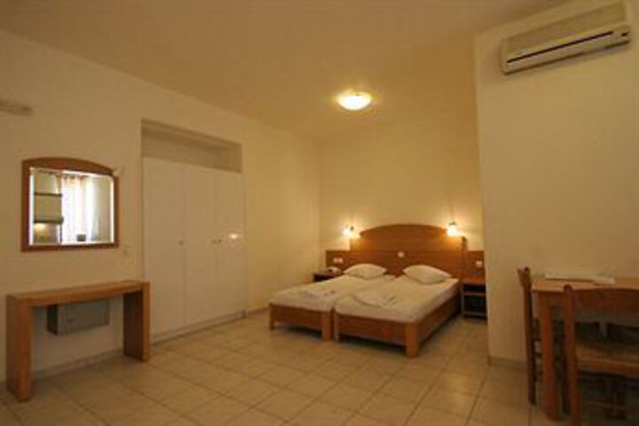 Room 8 of 30