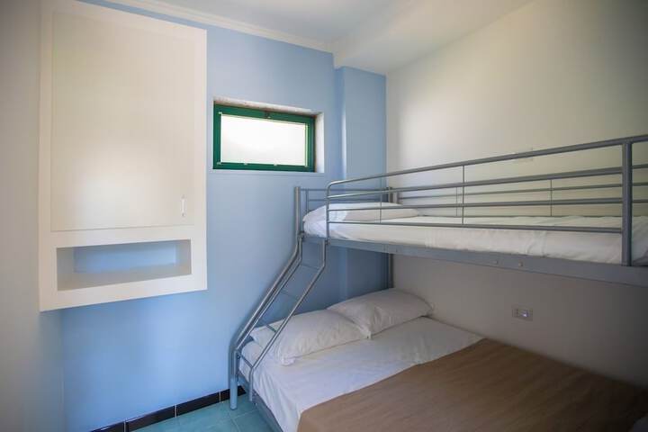 Room 12 of 48