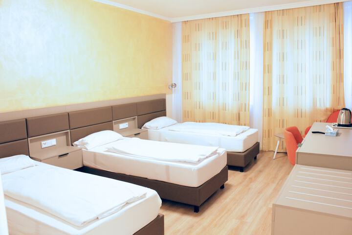 Room 18 of 37