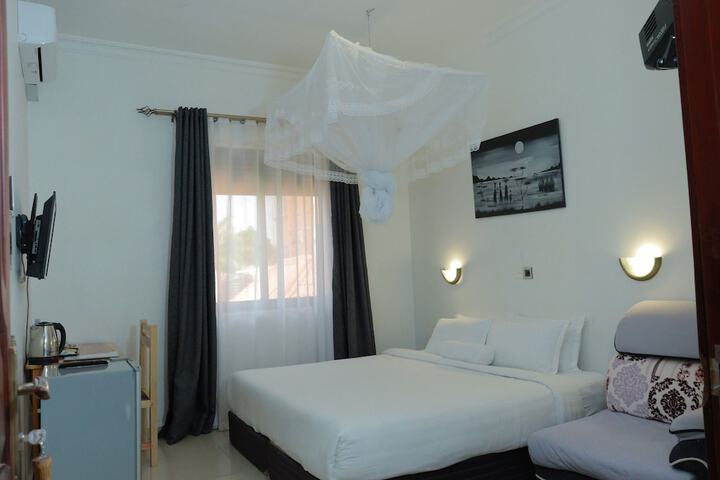 Room 47 of 182