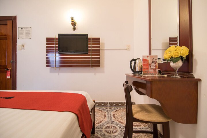 Room 28 of 35